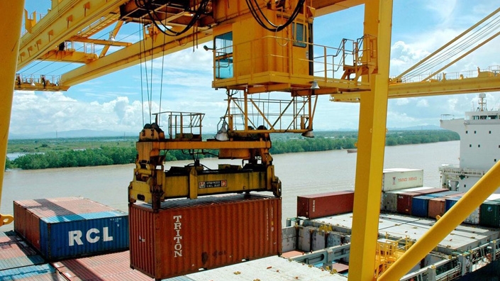 Loading and unloading equipment