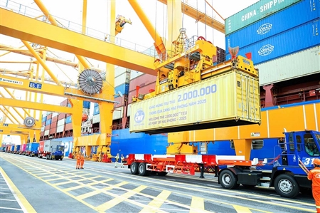 PORT OF HAI PHONG WELCOMES ITS 2-MILLIONTH CONTAINER – A HISTORIC MILESTONE IN ITS 150-YEAR JOURNEY OF DEVELOPMENT